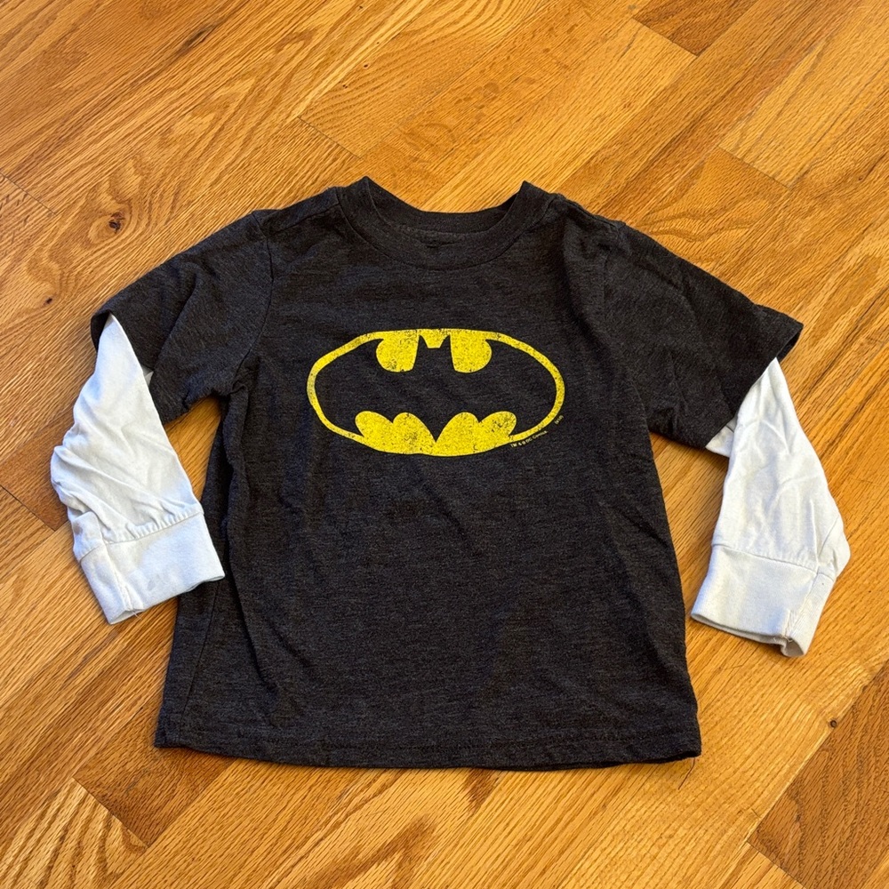 Batman Logo Dark Gray Long Sleeve Shirt (Size 3T)